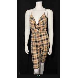 Romper brown and black tan line